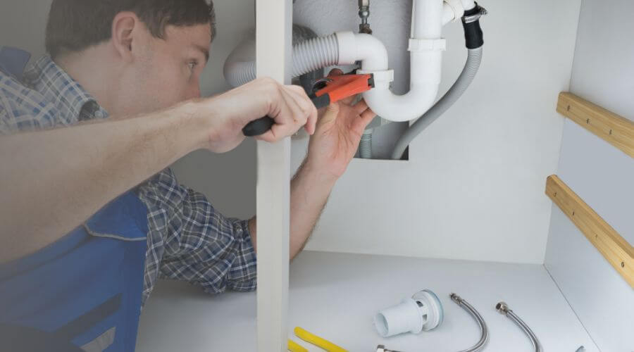 Expert burst pipe repair services in Dundee, FL